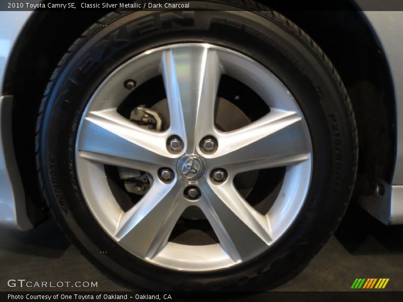 Classic Silver Metallic / Dark Charcoal 2010 Toyota Camry SE