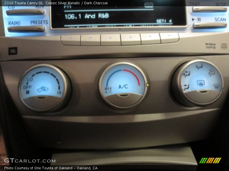 Classic Silver Metallic / Dark Charcoal 2010 Toyota Camry SE