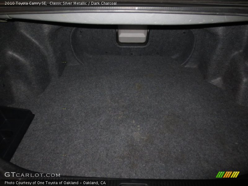 Classic Silver Metallic / Dark Charcoal 2010 Toyota Camry SE