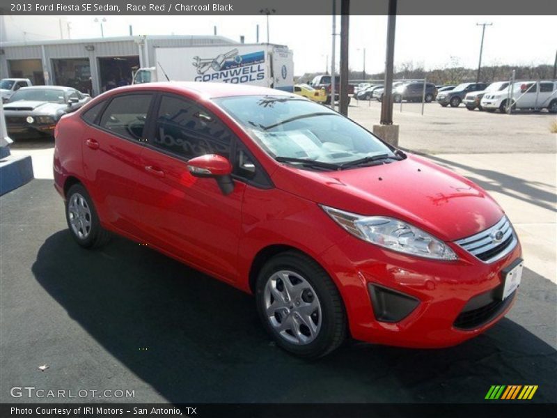 Race Red / Charcoal Black 2013 Ford Fiesta SE Sedan