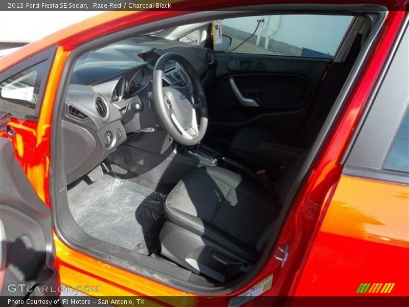 Race Red / Charcoal Black 2013 Ford Fiesta SE Sedan