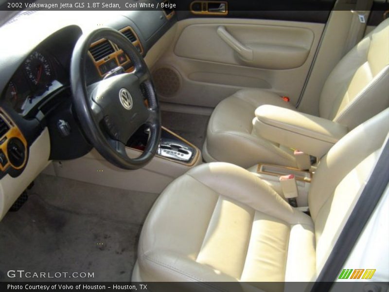 Cool White / Beige 2002 Volkswagen Jetta GLS 1.8T Sedan