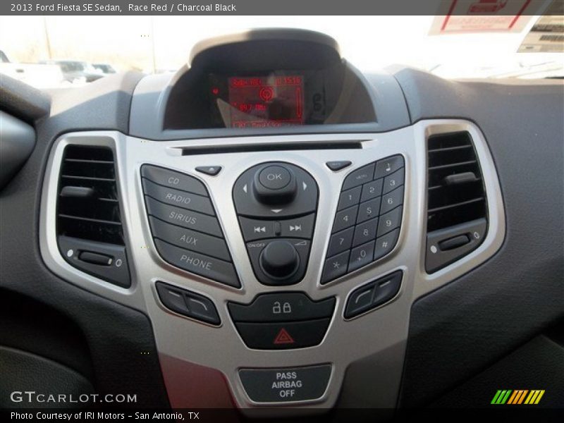 Race Red / Charcoal Black 2013 Ford Fiesta SE Sedan