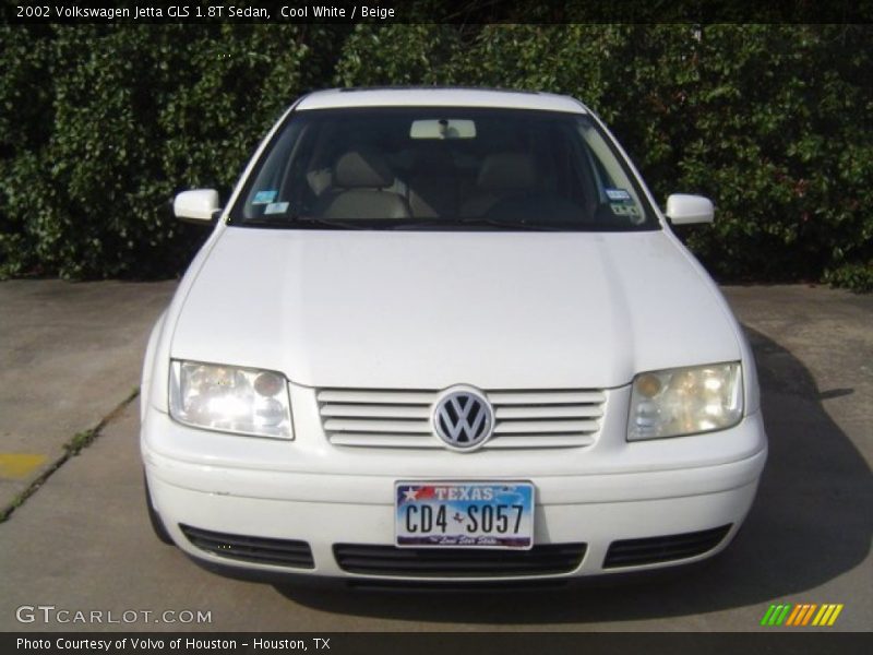 Cool White / Beige 2002 Volkswagen Jetta GLS 1.8T Sedan