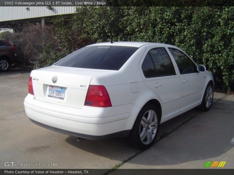 Cool White / Beige 2002 Volkswagen Jetta GLS 1.8T Sedan