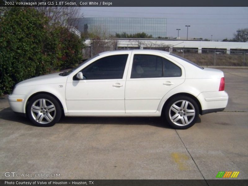 Cool White / Beige 2002 Volkswagen Jetta GLS 1.8T Sedan
