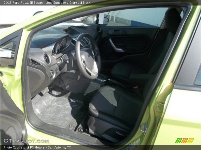 Lime Squeeze / Charcoal Black 2013 Ford Fiesta SE Sedan