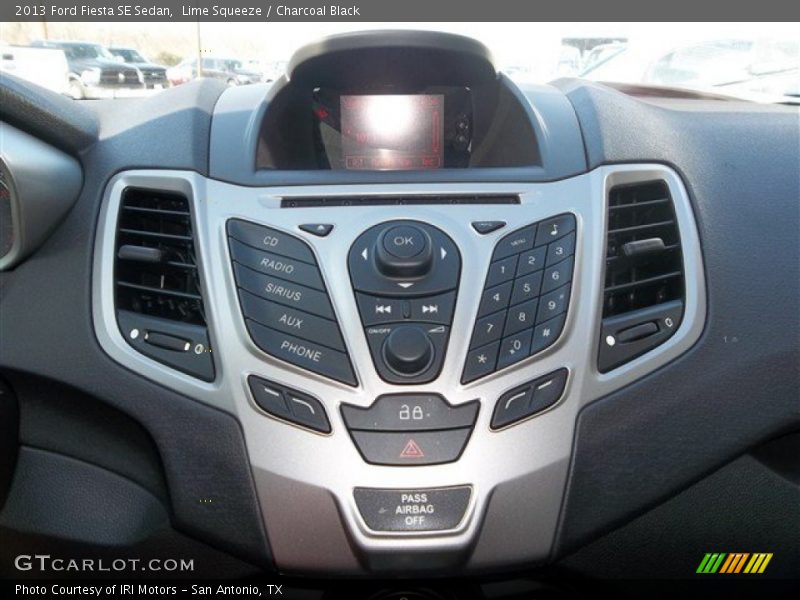 Lime Squeeze / Charcoal Black 2013 Ford Fiesta SE Sedan