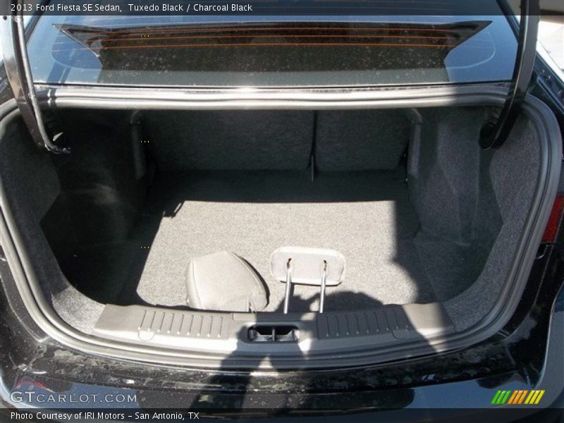 Tuxedo Black / Charcoal Black 2013 Ford Fiesta SE Sedan