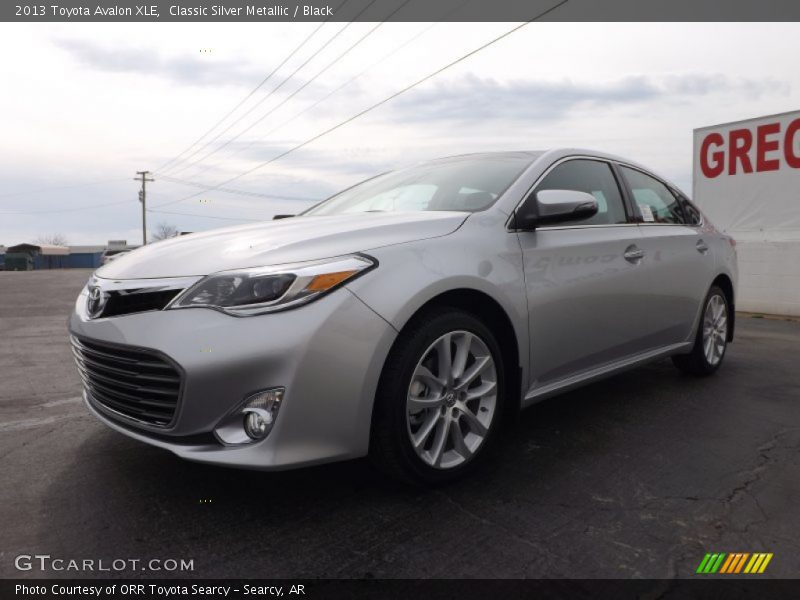 Front 3/4 View of 2013 Avalon XLE