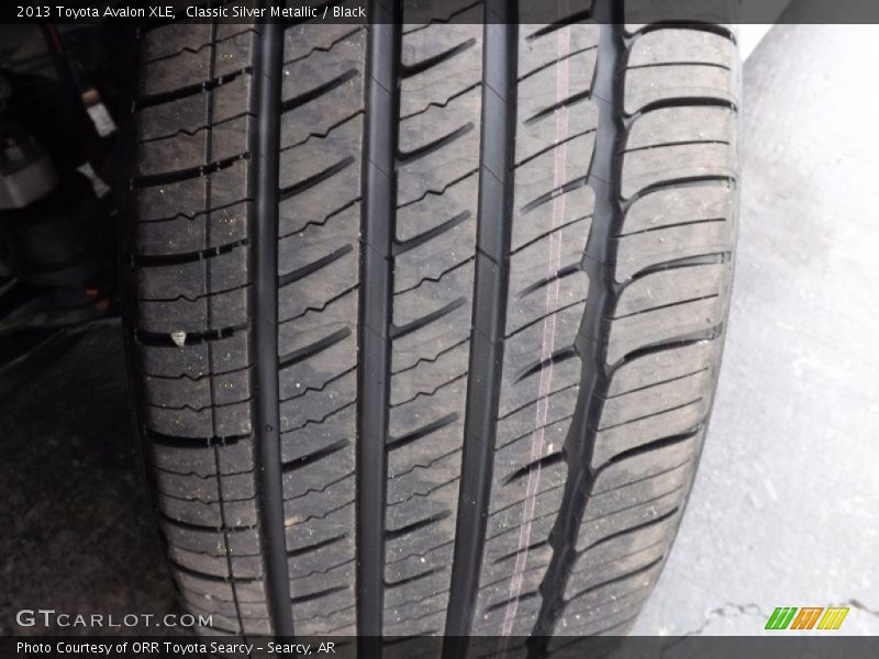 Classic Silver Metallic / Black 2013 Toyota Avalon XLE