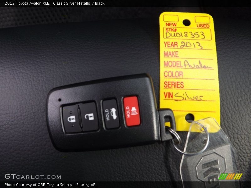 Keys of 2013 Avalon XLE