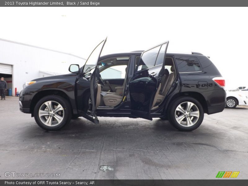 Black / Sand Beige 2013 Toyota Highlander Limited