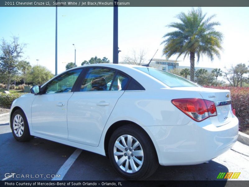Summit White / Jet Black/Medium Titanium 2011 Chevrolet Cruze LS