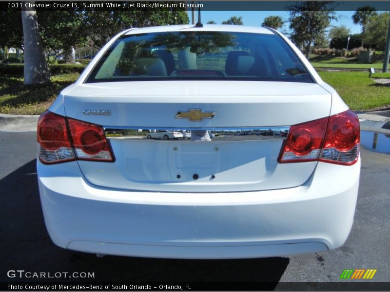 Summit White / Jet Black/Medium Titanium 2011 Chevrolet Cruze LS