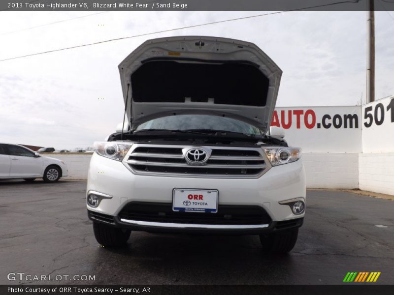 Blizzard White Pearl / Sand Beige 2013 Toyota Highlander V6