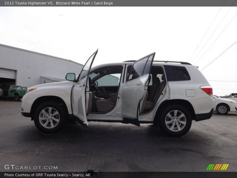 Blizzard White Pearl / Sand Beige 2013 Toyota Highlander V6