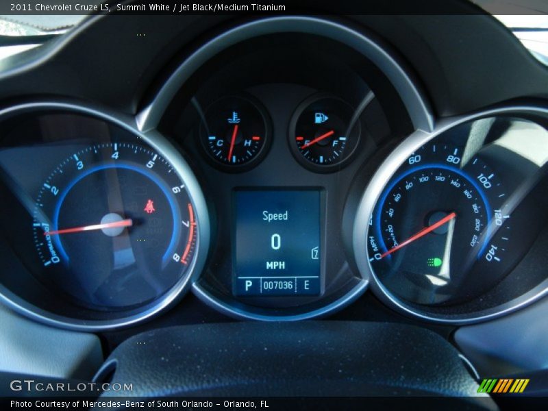 Summit White / Jet Black/Medium Titanium 2011 Chevrolet Cruze LS