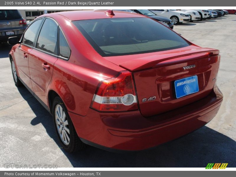 Passion Red / Dark Beige/Quartz Leather 2005 Volvo S40 2.4i