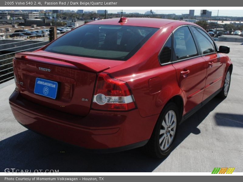 Passion Red / Dark Beige/Quartz Leather 2005 Volvo S40 2.4i