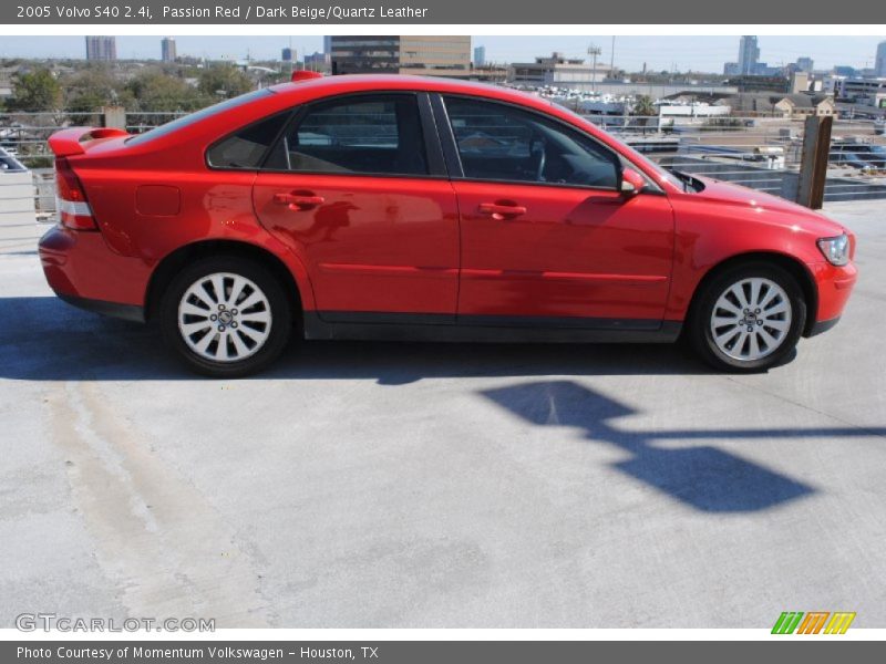 Passion Red / Dark Beige/Quartz Leather 2005 Volvo S40 2.4i
