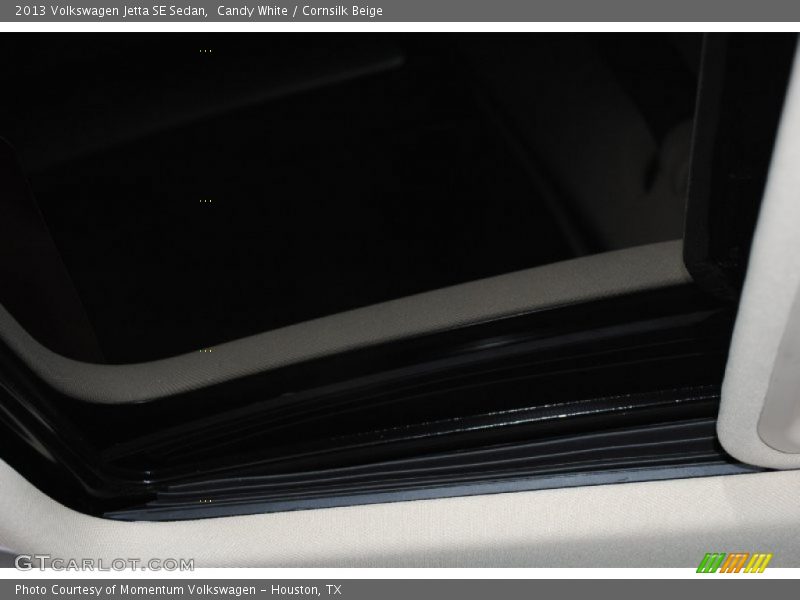 Candy White / Cornsilk Beige 2013 Volkswagen Jetta SE Sedan