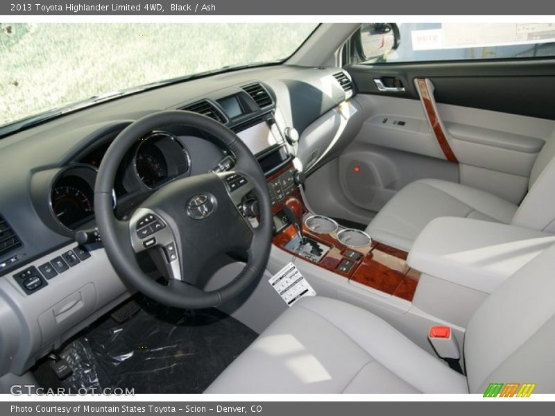 Black / Ash 2013 Toyota Highlander Limited 4WD