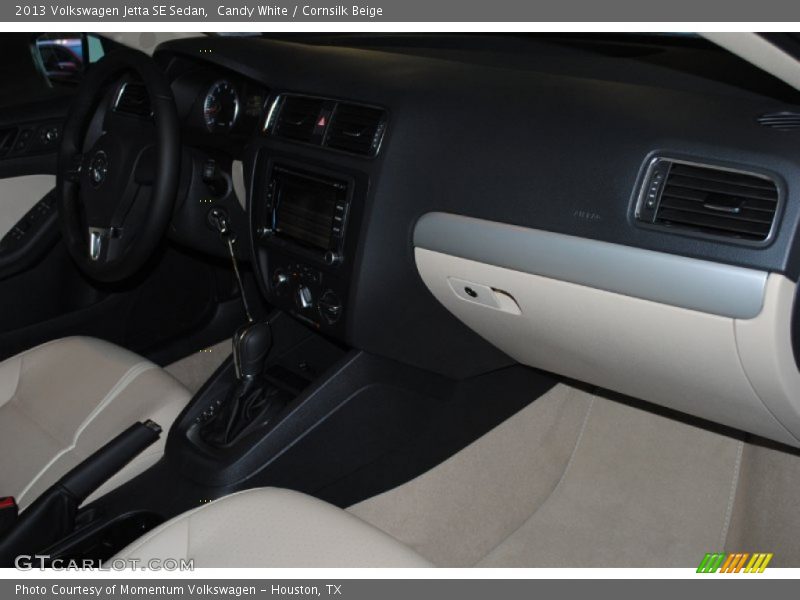 Candy White / Cornsilk Beige 2013 Volkswagen Jetta SE Sedan