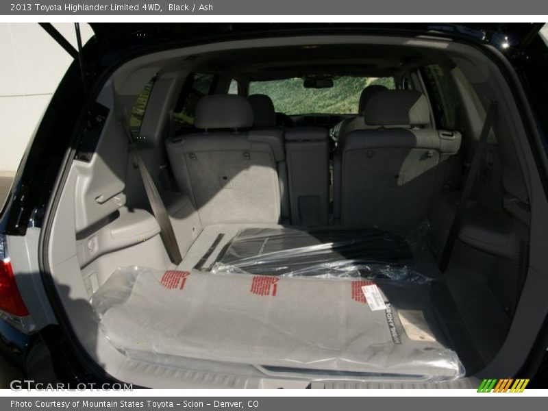 Black / Ash 2013 Toyota Highlander Limited 4WD