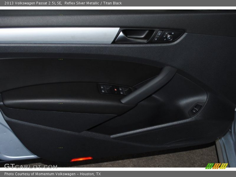 Reflex Silver Metallic / Titan Black 2013 Volkswagen Passat 2.5L SE