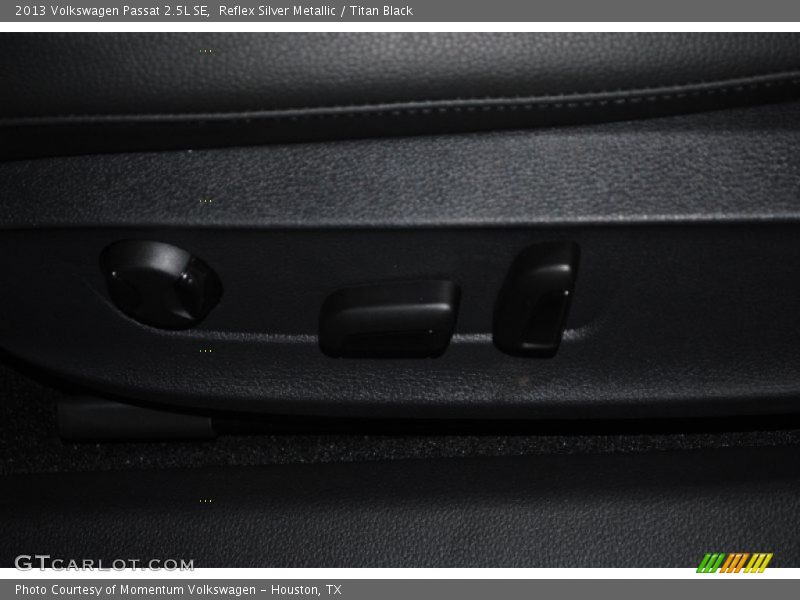 Reflex Silver Metallic / Titan Black 2013 Volkswagen Passat 2.5L SE