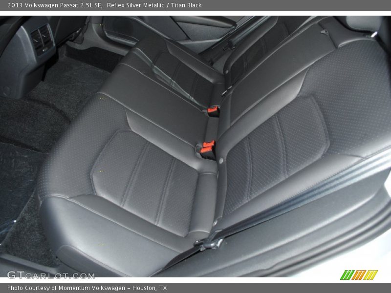Reflex Silver Metallic / Titan Black 2013 Volkswagen Passat 2.5L SE