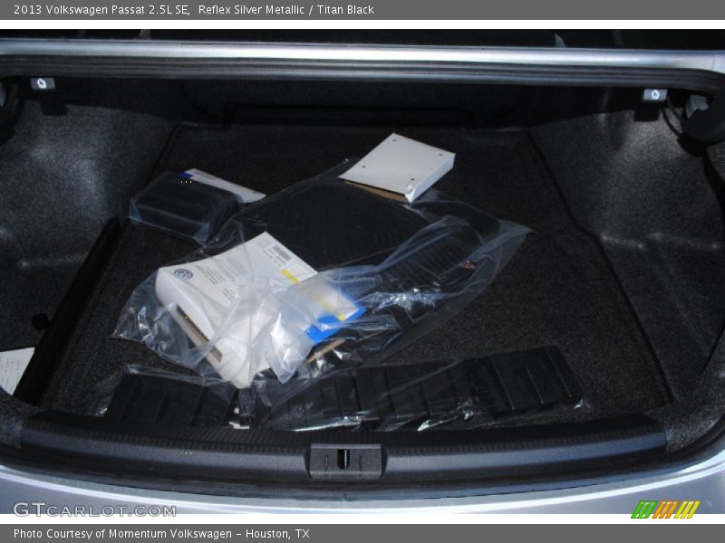 Reflex Silver Metallic / Titan Black 2013 Volkswagen Passat 2.5L SE
