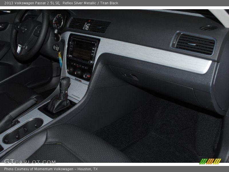 Reflex Silver Metallic / Titan Black 2013 Volkswagen Passat 2.5L SE