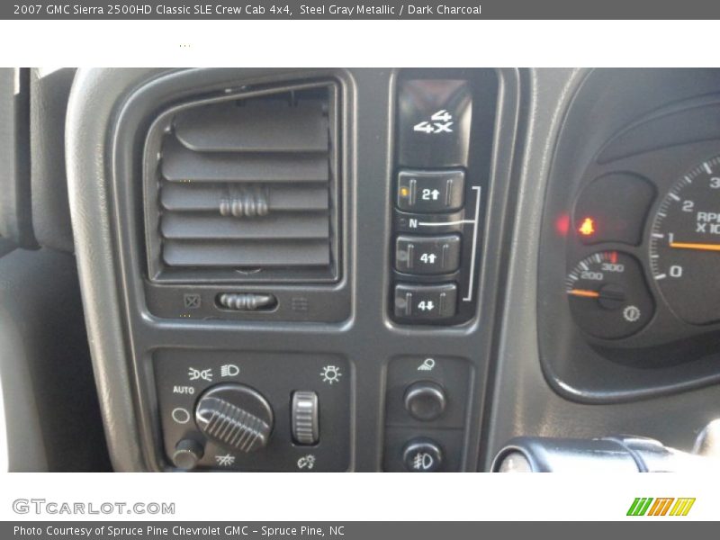 Controls of 2007 Sierra 2500HD Classic SLE Crew Cab 4x4