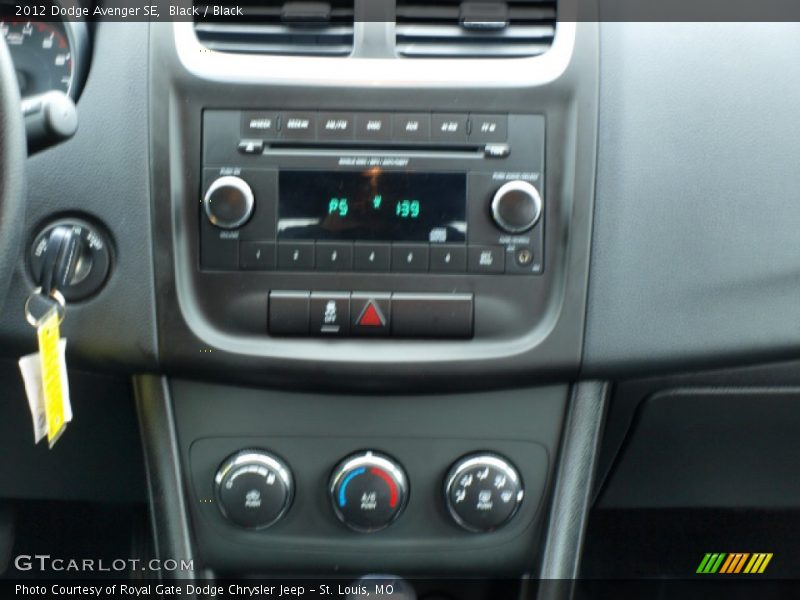 Black / Black 2012 Dodge Avenger SE