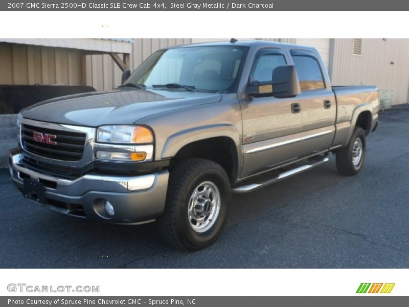 Front 3/4 View of 2007 Sierra 2500HD Classic SLE Crew Cab 4x4