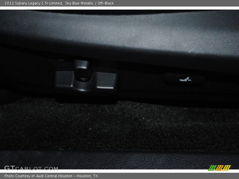 Sky Blue Metallic / Off-Black 2011 Subaru Legacy 2.5i Limited