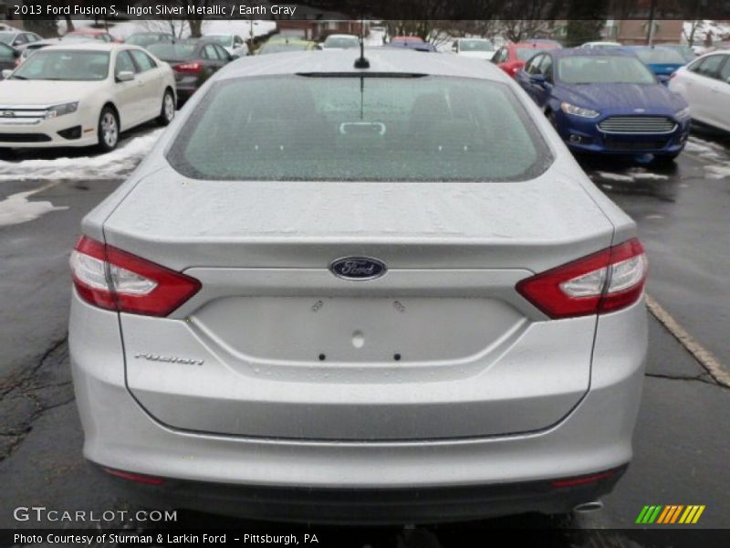 Ingot Silver Metallic / Earth Gray 2013 Ford Fusion S