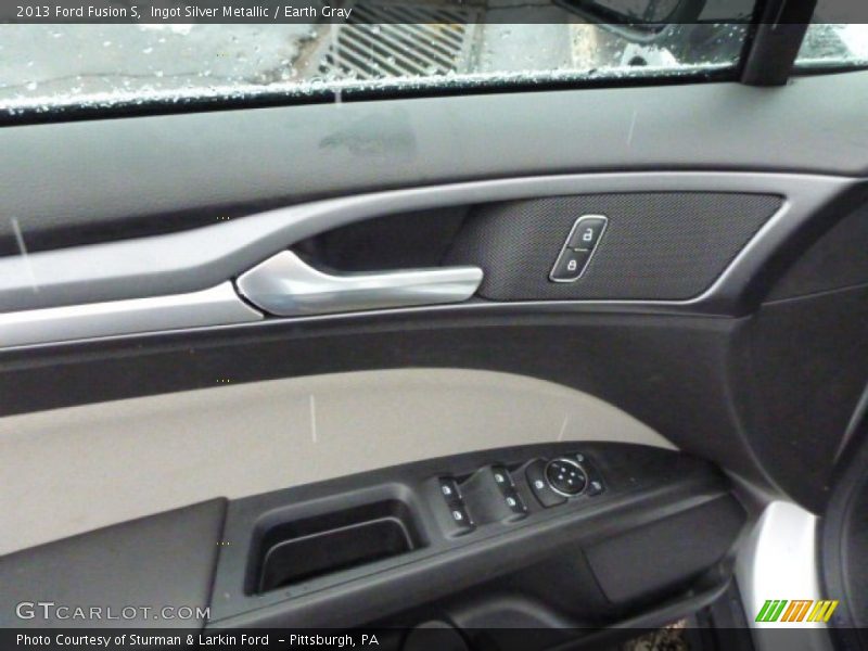 Ingot Silver Metallic / Earth Gray 2013 Ford Fusion S