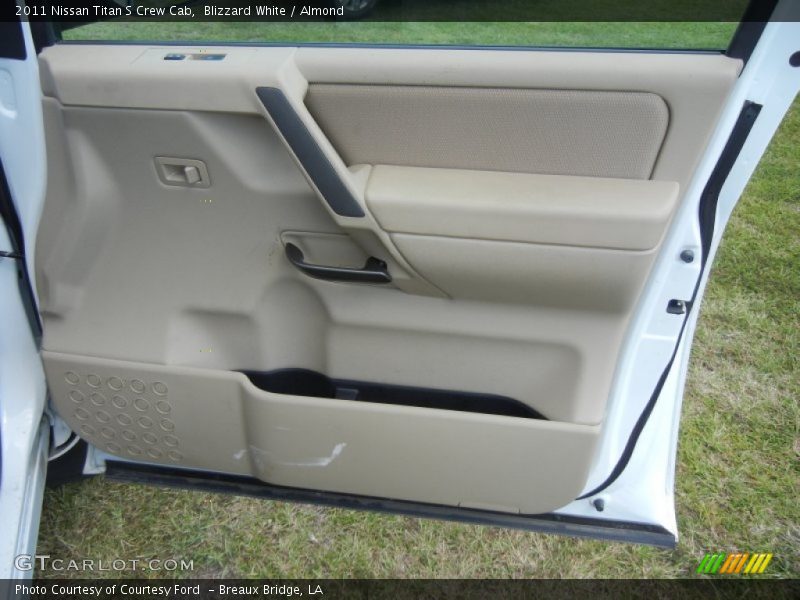 Blizzard White / Almond 2011 Nissan Titan S Crew Cab