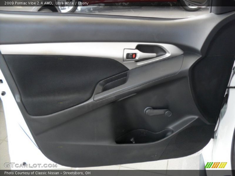 Ultra White / Ebony 2009 Pontiac Vibe 2.4 AWD