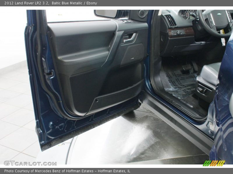Baltic Blue Metallic / Ebony 2012 Land Rover LR2 3.2