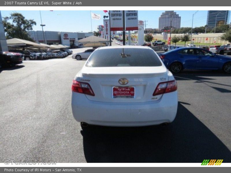 Super White / Ash 2007 Toyota Camry LE V6