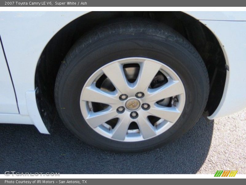 Super White / Ash 2007 Toyota Camry LE V6