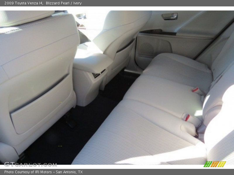 Blizzard Pearl / Ivory 2009 Toyota Venza I4