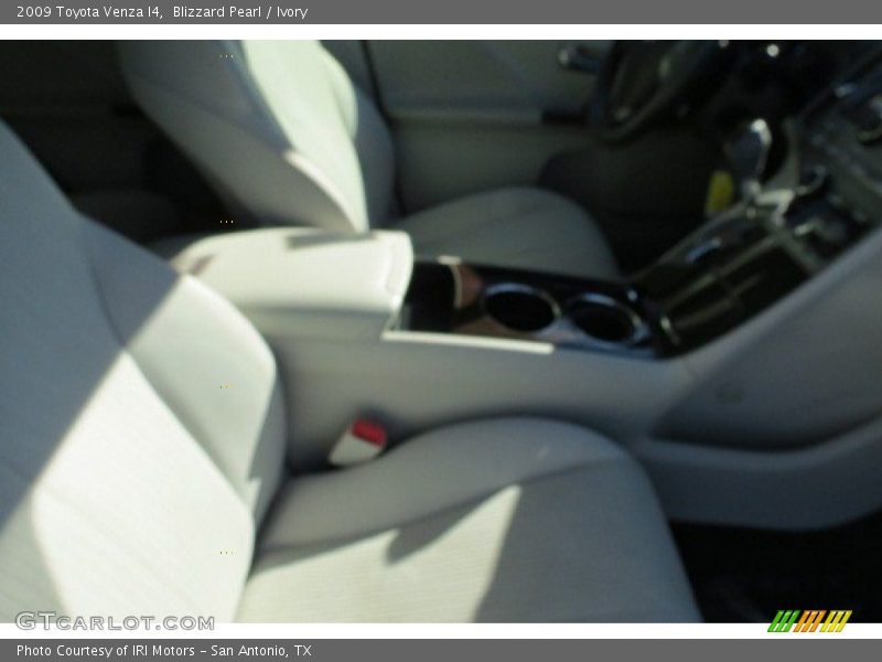Blizzard Pearl / Ivory 2009 Toyota Venza I4
