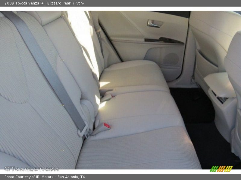 Blizzard Pearl / Ivory 2009 Toyota Venza I4