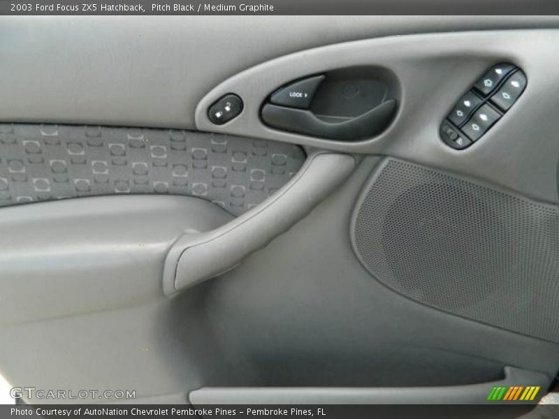 Pitch Black / Medium Graphite 2003 Ford Focus ZX5 Hatchback