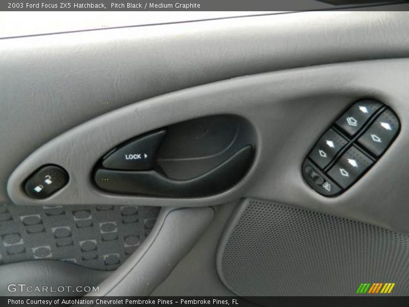 Pitch Black / Medium Graphite 2003 Ford Focus ZX5 Hatchback